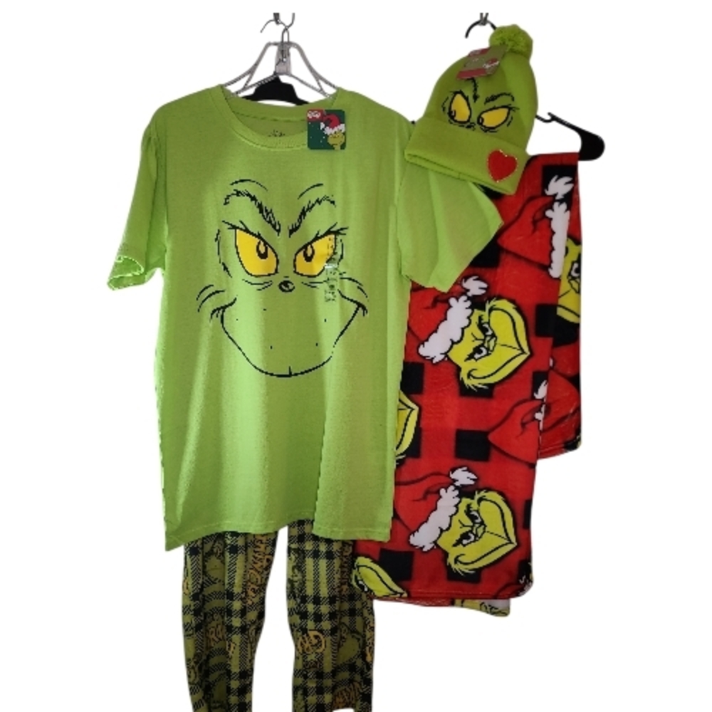 LOT OF 3 THE Grinch  Christmas Shirt, Pjs, Throw Blanket Unisex NWT LG